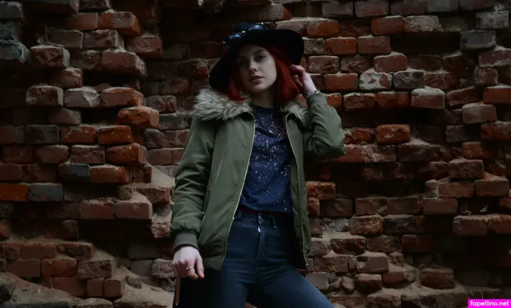 Red Rose12 OnlyFans Thumbnail #t5NdKKZcuT