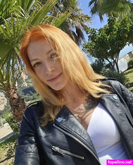 Reddfoxxy OnlyFans Thumbnail #0Vw4spIbfk