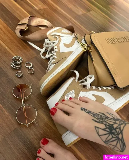 Redfeetwildink OnlyFans Thumbnail #fIthmBmEB2