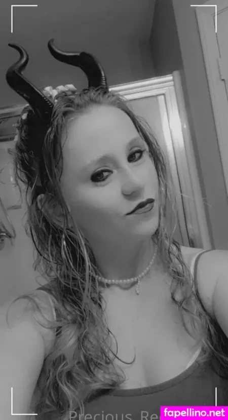 Redheadbeauty2222 OnlyFans Thumbnail #HyYs9Cal7q