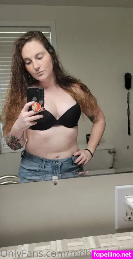 Redheadgothwitch0730 OnlyFans Thumbnail #2Y3CEBg5uY