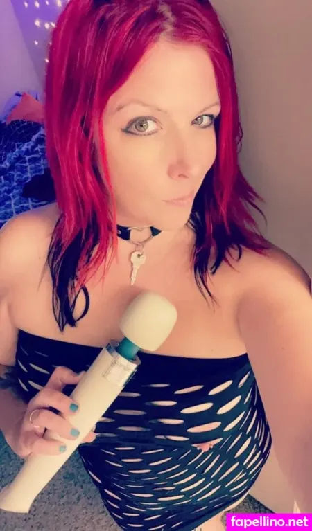 Redhothotwife OnlyFans Thumbnail #KoM2Eudpz0