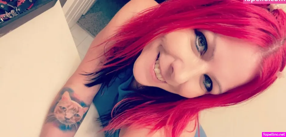 Redhothotwife OnlyFans Thumbnail #UmL6DR37O9