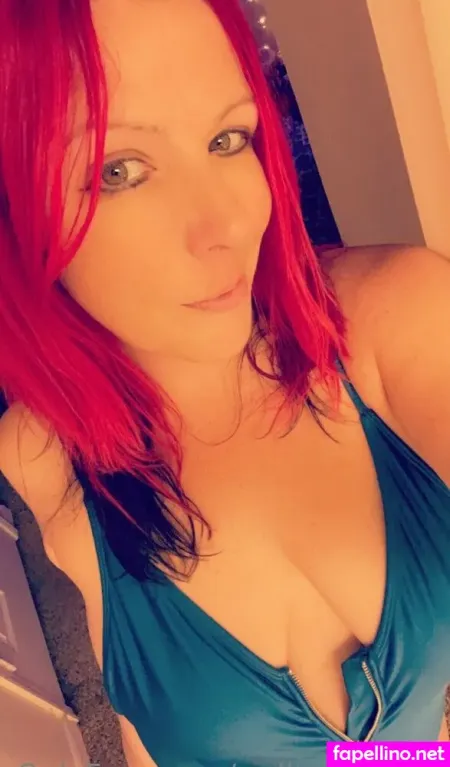 Redhothotwife OnlyFans Thumbnail #oOl46f9Ll5