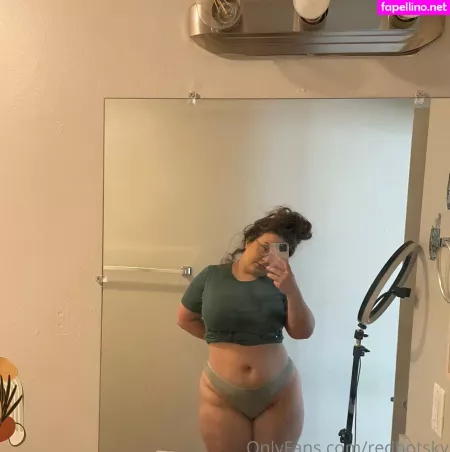 Redhotsky OnlyFans Thumbnail #LbHZ4b9299