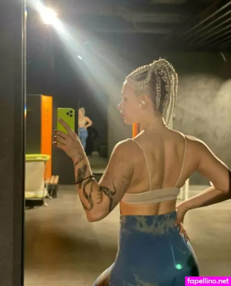 Redmelanie OnlyFans Thumbnail #JN0KvYR7v7