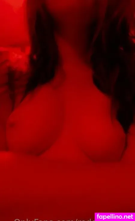Redqueenie2 OnlyFans Thumbnail #UCNhBXiy6v