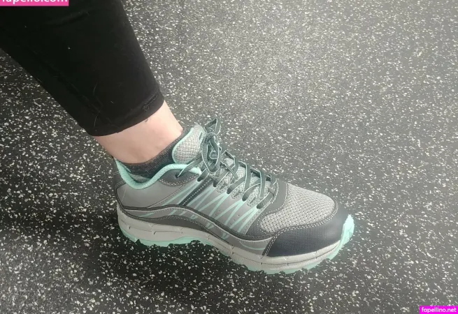 Reds Feet OnlyFans Thumbnail #O0NiShnhdb