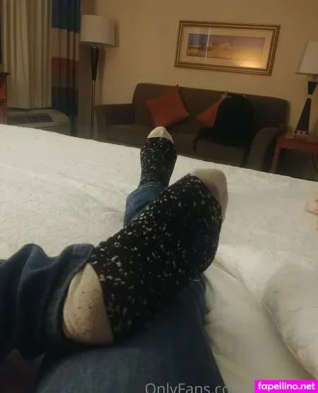 Reds Feet OnlyFans Thumbnail #OZG6VXDqV1