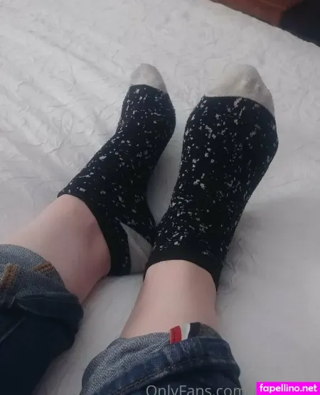 Reds Feet OnlyFans Thumbnail #oxPYiSpJy6