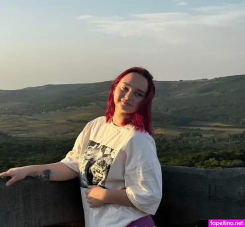 Redsirennn OnlyFans Thumbnail #b0YutLHIh3