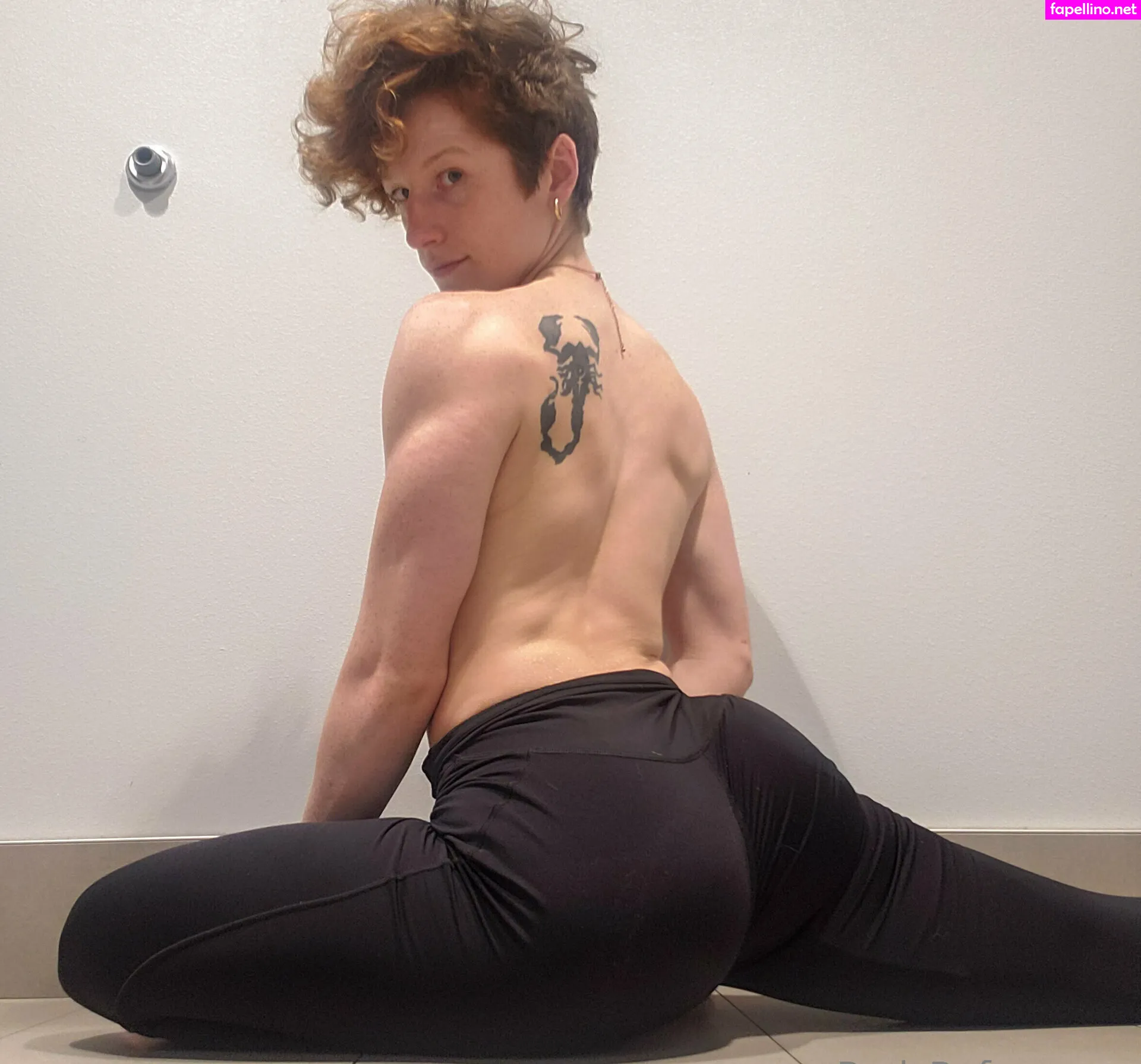 reddoodles2, reddoodlesart, redsreferences Nude Leaked OnlyFans Photo #6cyXlMWLqm