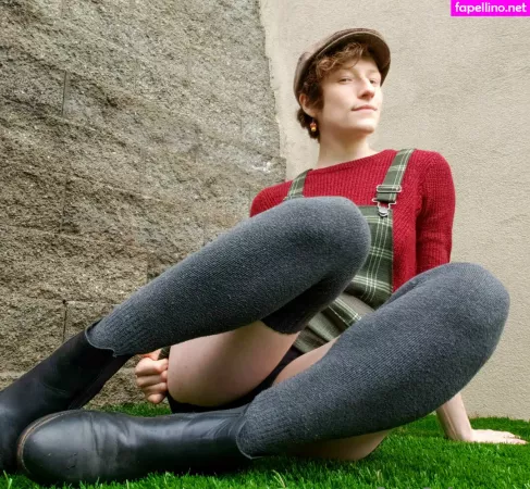 Redsreferences OnlyFans Thumbnail #TKCRTrMrt8