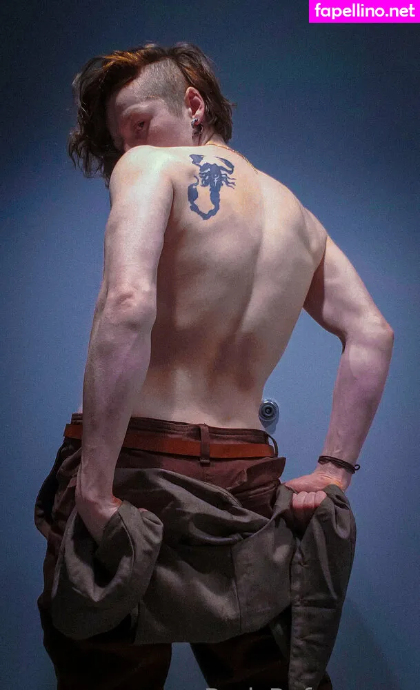 reddoodles2, reddoodlesart, redsreferences Nude Leaked OnlyFans Photo #WVFMeuZkag