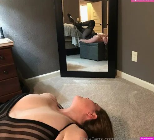Redvixenpinup OnlyFans Thumbnail #6o6NKaiZF0