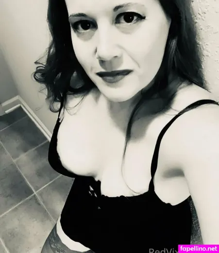 Redvixenpinup OnlyFans Thumbnail #r7IlSlXnzd