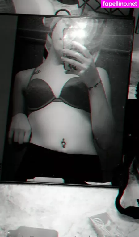 Redvixenxxxx OnlyFans Thumbnail #f6NJ4PmozB