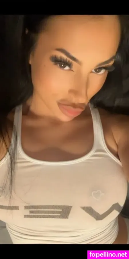 Reealmina OnlyFans Thumbnail #QF8ByWxeV7