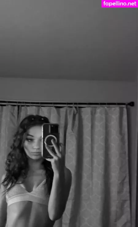 Reese Robbins 1 OnlyFans Thumbnail #Zg0SXHyUHh