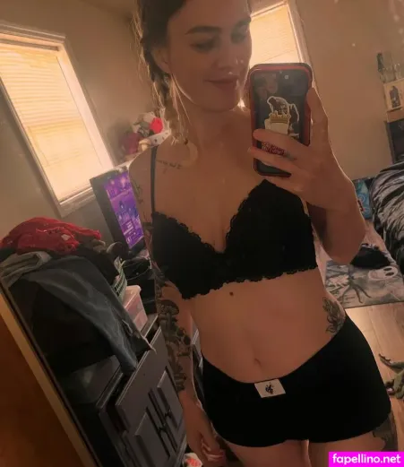 Regan Meek OnlyFans Thumbnail #QHMwzjukT3