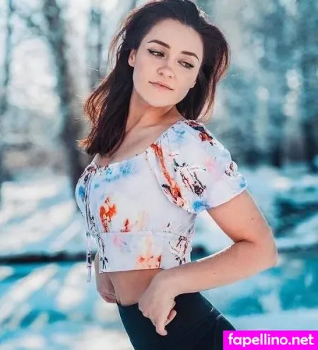 Regina Hixt OnlyFans Thumbnail #0ykIx1zG3h
