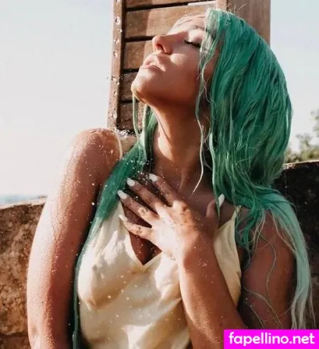 Regina Hixt OnlyFans Thumbnail #OHLq9Ju7ad