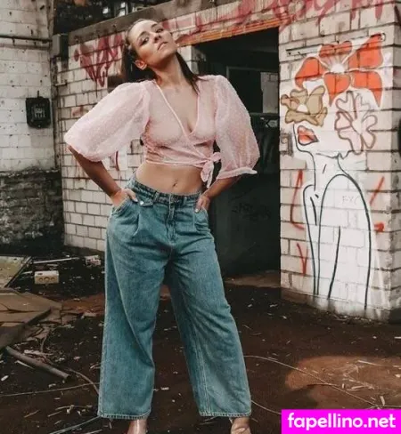 Regina Hixt OnlyFans Thumbnail #rrybOUDifO