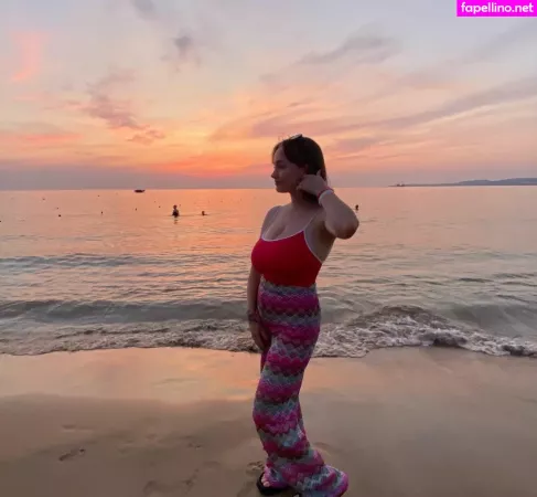 Regina Rodnova OnlyFans Thumbnail #cL8B9msBhy