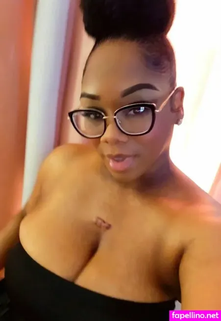 Reignofglitter OnlyFans Thumbnail #oQF2toIKVu