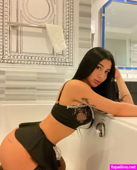 Reina Cosmo 1 Main Profile Photo