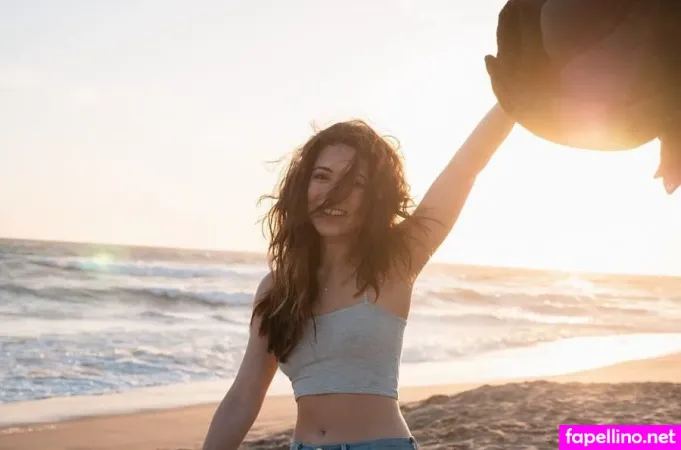 Reina Hardesty OnlyFans Thumbnail #0KY8v8Bn4k