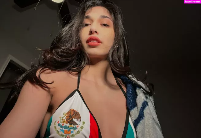 Reinaraexxx OnlyFans Thumbnail #2XTNpt2xGR