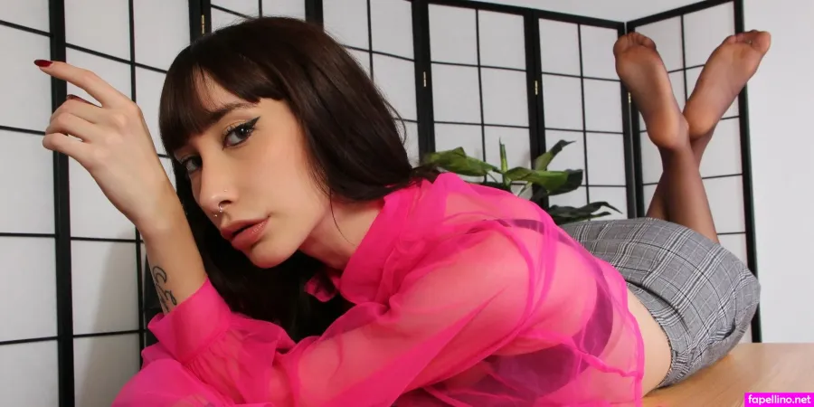 Reine Vixen OnlyFans Thumbnail #rh6e4Fsbi2