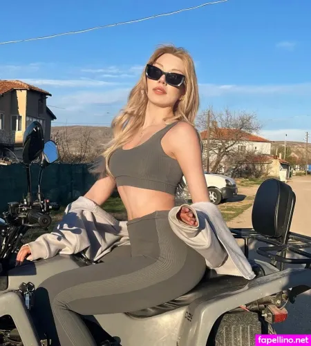 Rellaria OnlyFans Thumbnail #fArMunuKWA