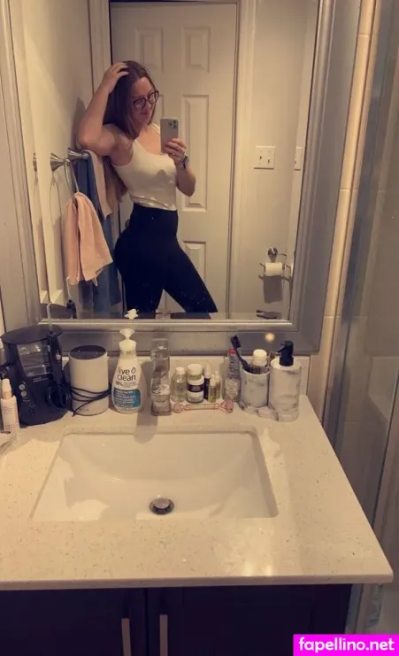 Remmylove OnlyFans Thumbnail #yNF4WmqP1Z