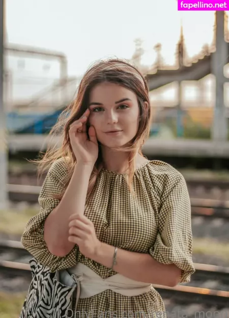 Renata Moon OnlyFans Thumbnail #DObOC1FyVb