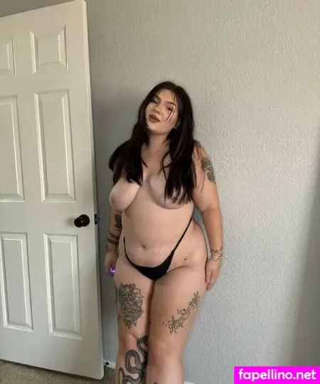 Renea Kisses OnlyFans Thumbnail #HLpBmLqnZo