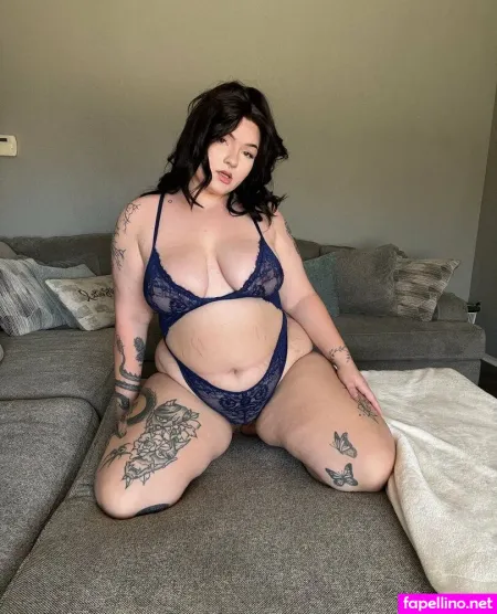 Reneas Kisses OnlyFans Thumbnail #EeJlAqzCX6
