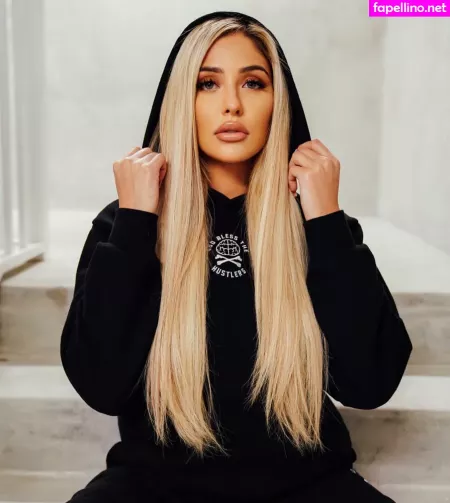 Renee Estella OnlyFans Thumbnail #FMJEGG32lN