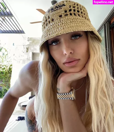 Renee Estella OnlyFans Thumbnail #c2MXXg0BrD