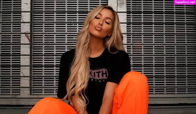 Renee Estella OnlyFans Thumbnail #wRcQn8dd2m