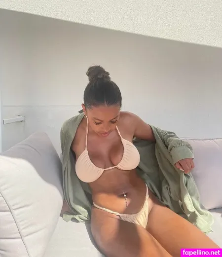 Renee Hadley OnlyFans Thumbnail #J1YAG9dh5z