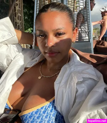 Renee Hadley OnlyFans Thumbnail #xjvm5AkO3C