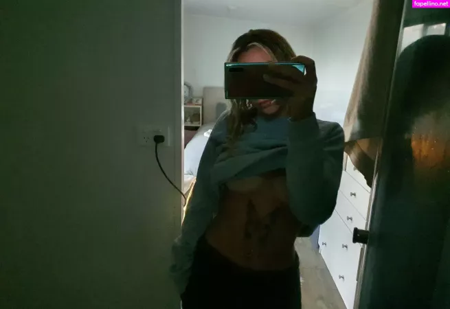 Renee Savy OnlyFans Thumbnail #Y8ZsDMxLEq