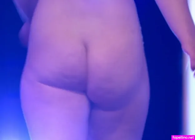 Renee Somerville OnlyFans Thumbnail #1595vLrOvS