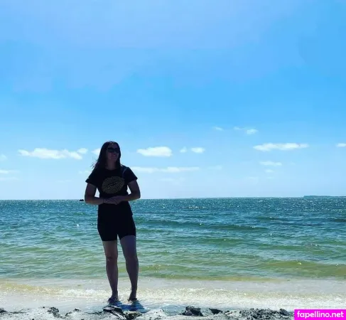 Renee Somerville OnlyFans Thumbnail #HjbPHOrU2W