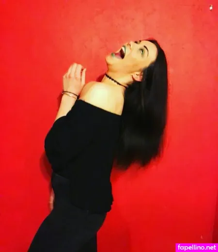 Renee Somerville OnlyFans Thumbnail #YTiFhlGILr