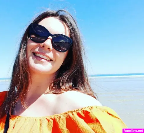 Renee Somerville OnlyFans Thumbnail #exka9YdUih