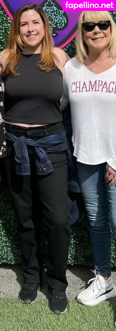 Renee OnlyFans Thumbnail #UzleSaKYlw