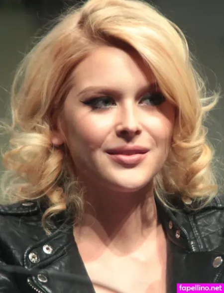 Reneeolstead OnlyFans Thumbnail #zqtU6zr8dp